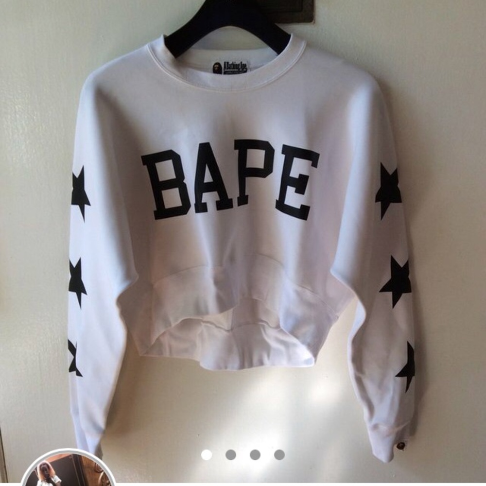 Sweatshirt